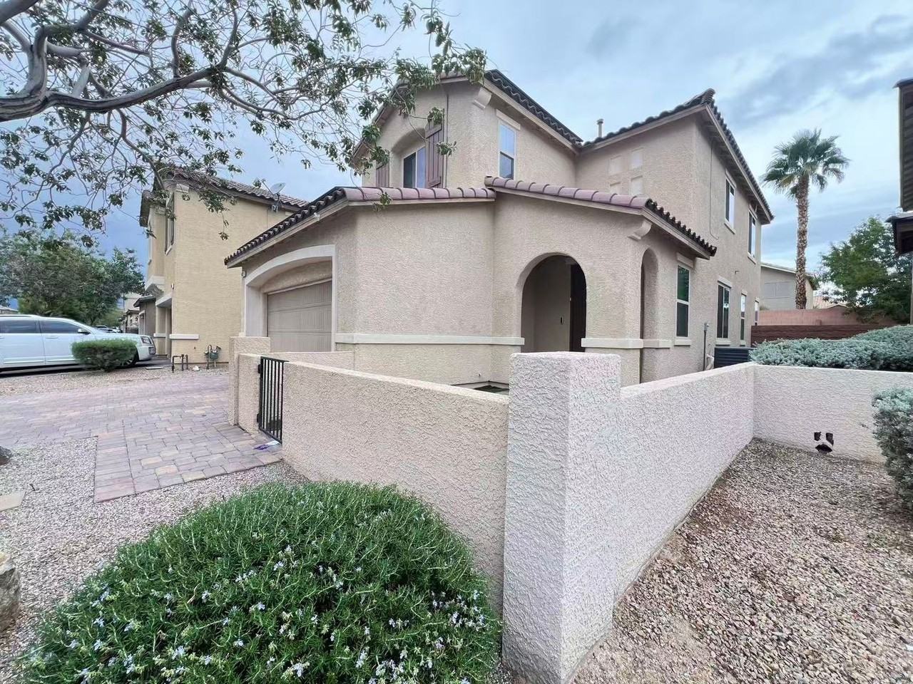 1422 Ozzie Smith Ave - Photo 3 of 26