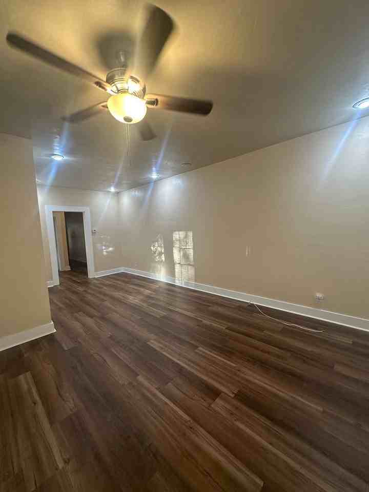 322 East Oakland Avenue - Photo 6 of 24