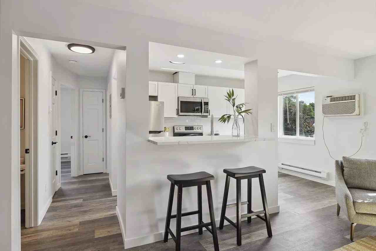 Modern Elegance: Renovated 2BR/1BA Gem with Stylish Finishes! - Photo 5 of 14