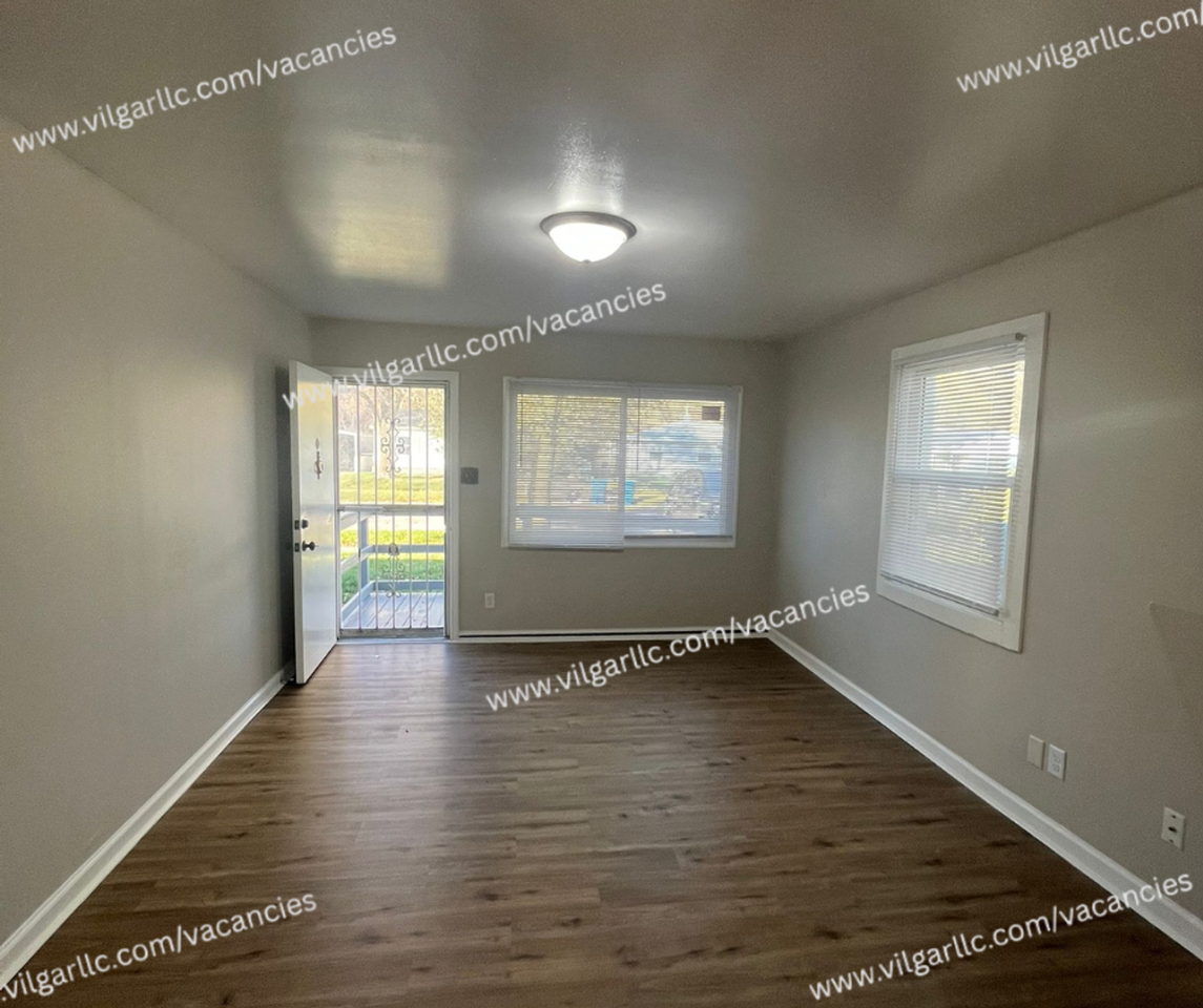 4411 W 19th Plz - Photo 4 of 15