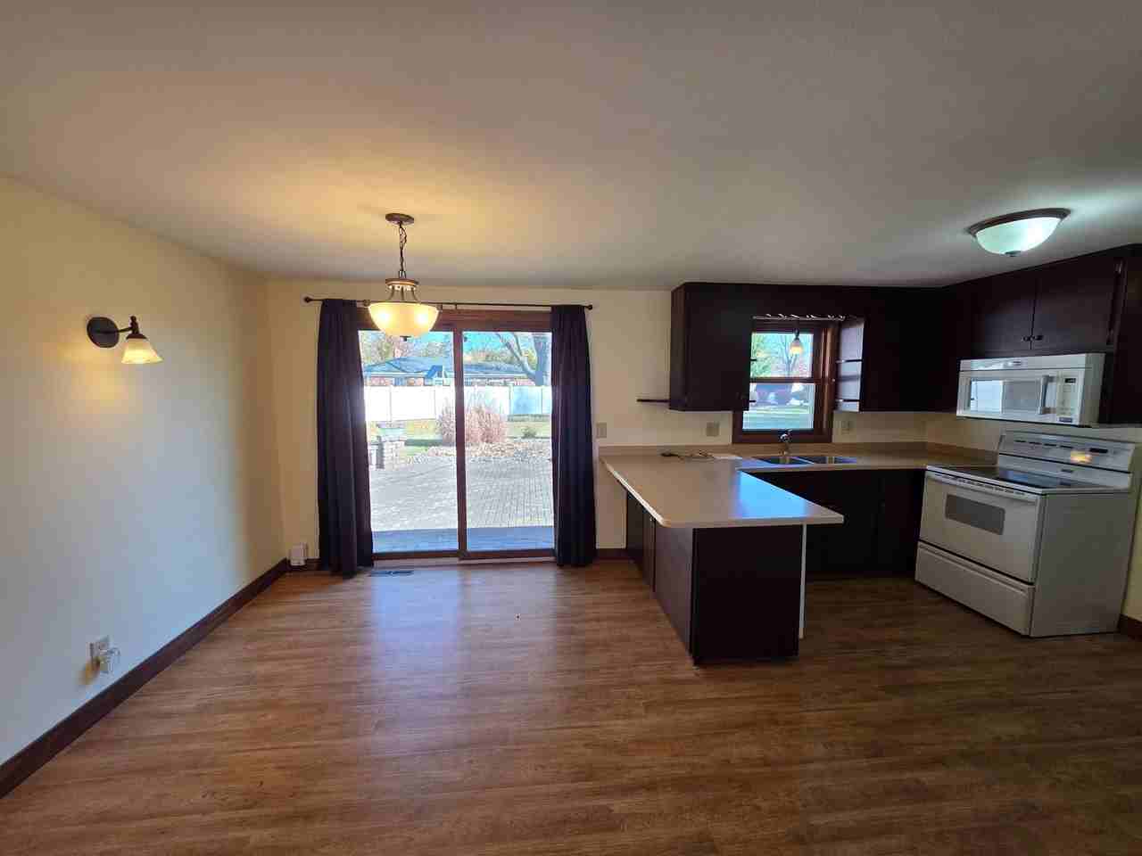 1798 Chateau Dr - Photo 7 of 18