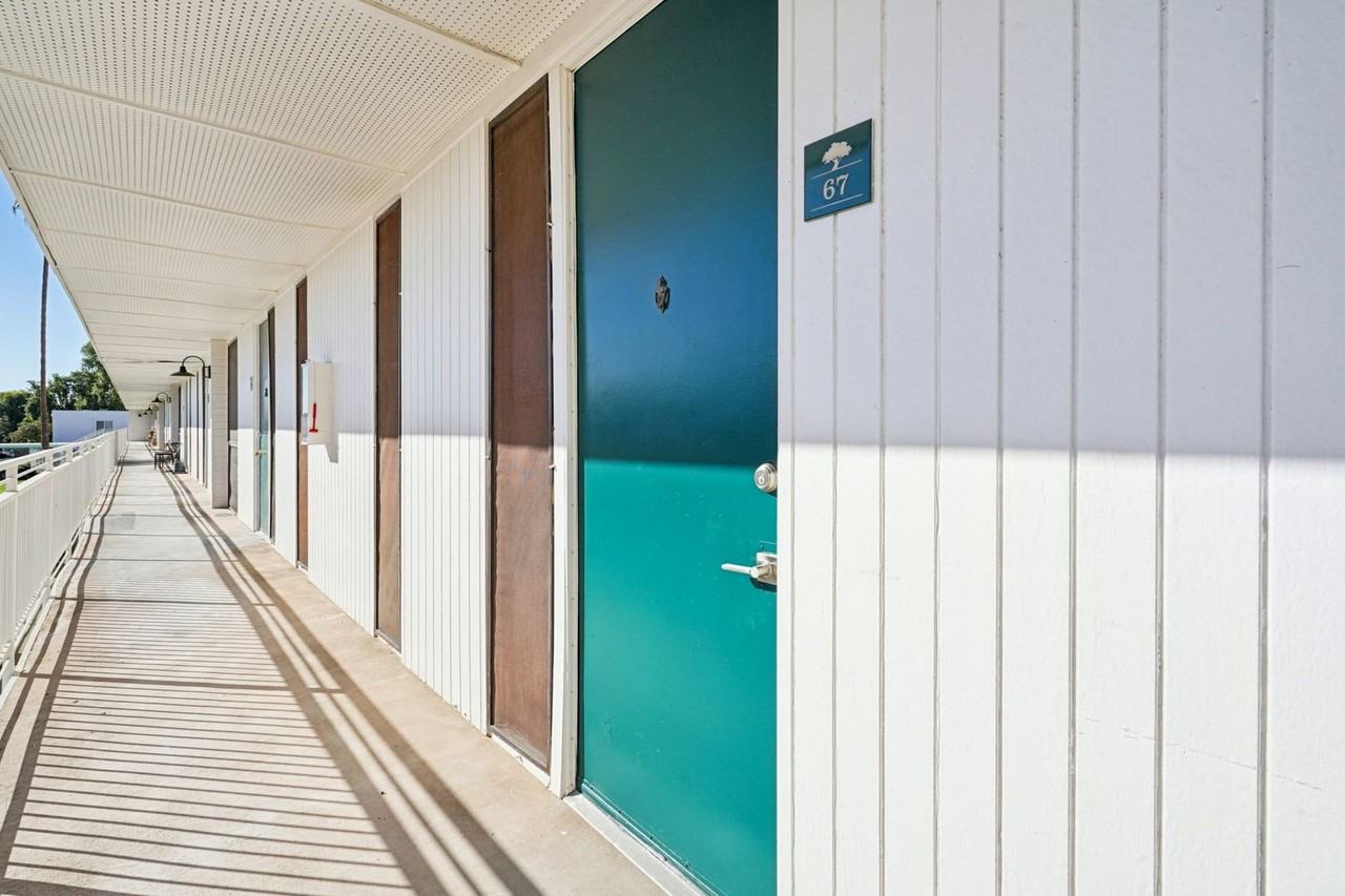 Venture on Maryland – Modern Living in Central Phoenix! - Photo 7 of 24