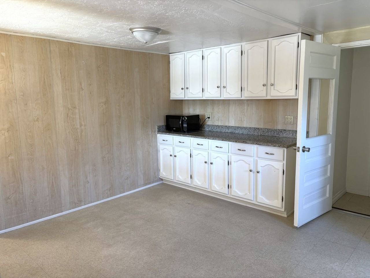 2425 Mountain Rd NW - Photo 5 of 38