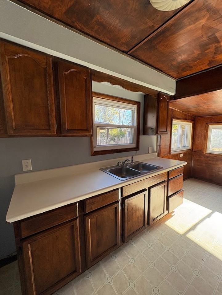 970 Eva Avenue - Photo 3 of 17