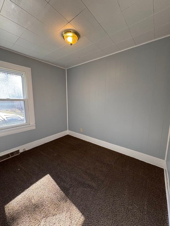 970 Eva Avenue - Photo 7 of 17