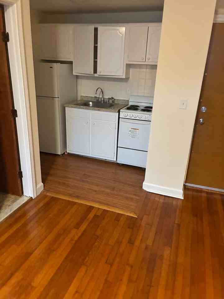 1311 Commonwealth Avenue - Photo 6 of 8