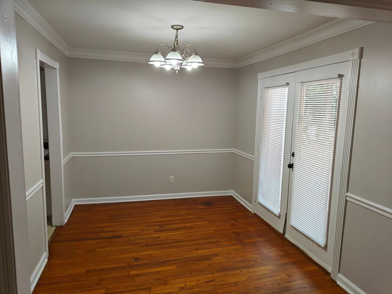 2644 Pineland Avenue - Photo 5 of 14