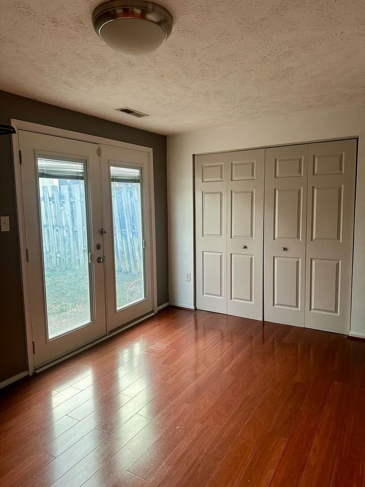 7731 Pomeroy Ct - Photo 4 of 8