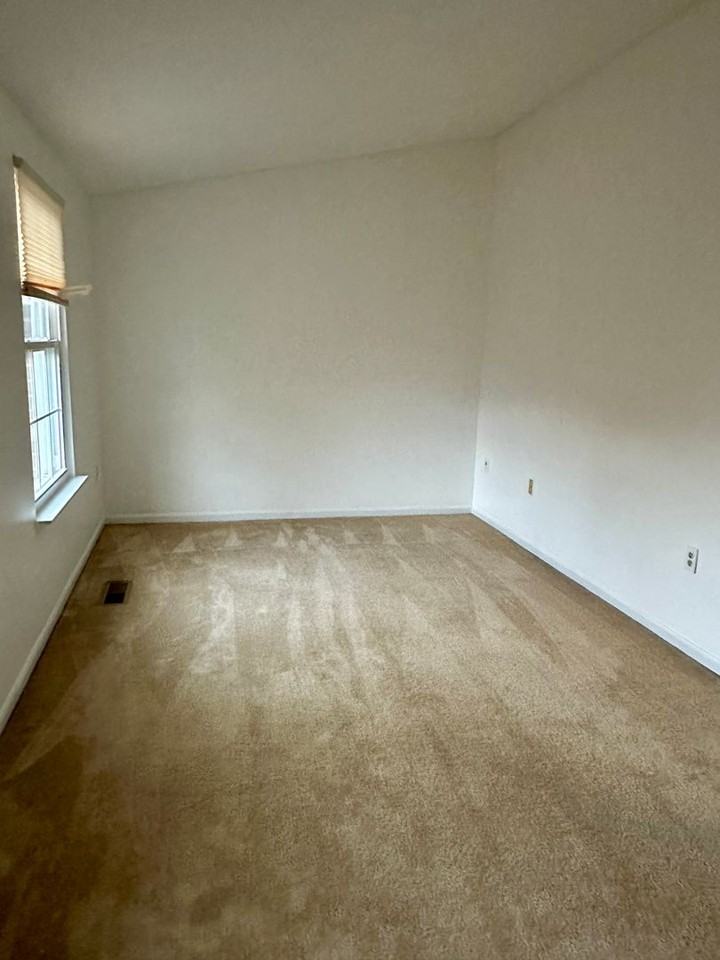 7731 Pomeroy Ct - Photo 7 of 8