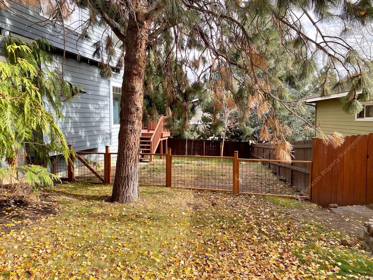 578 Nw Greyhawk Ave - Photo 3 of 44