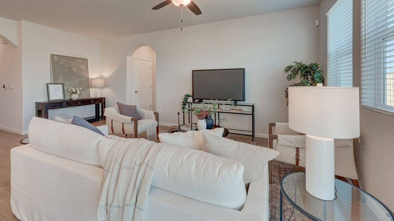 4182 North Tisha Avenue - Photo 2 of 11