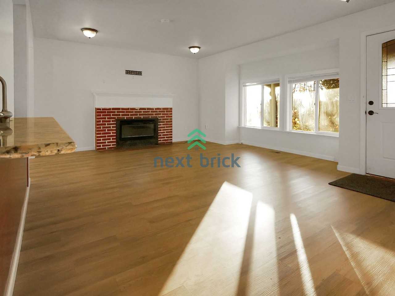10918 49th Ave S - Photo 3 of 16