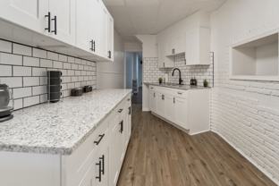 327 1/2 N Lumber St - Photo 1 of 1