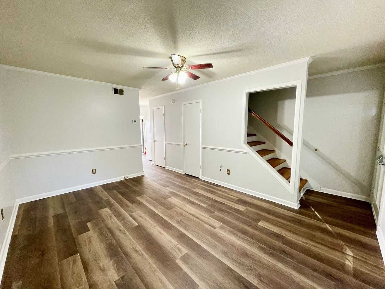 3906 Overbrook Dr #5 - Photo 3 of 15