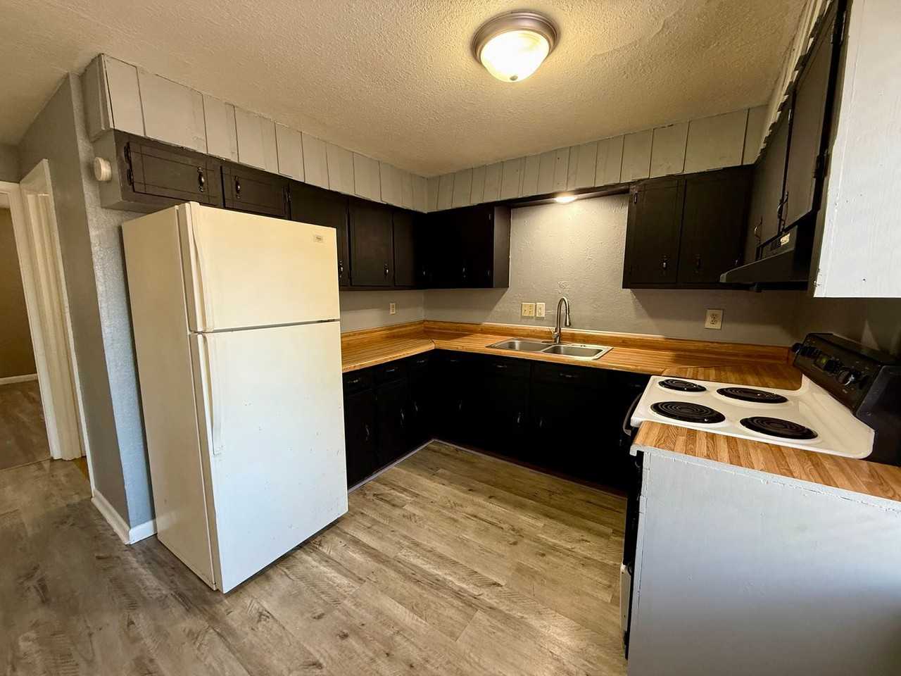 308 N 14th Ave - Photo 4 of 16