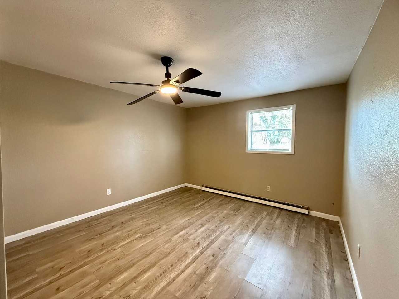 308 N 14th Ave - Photo 6 of 16