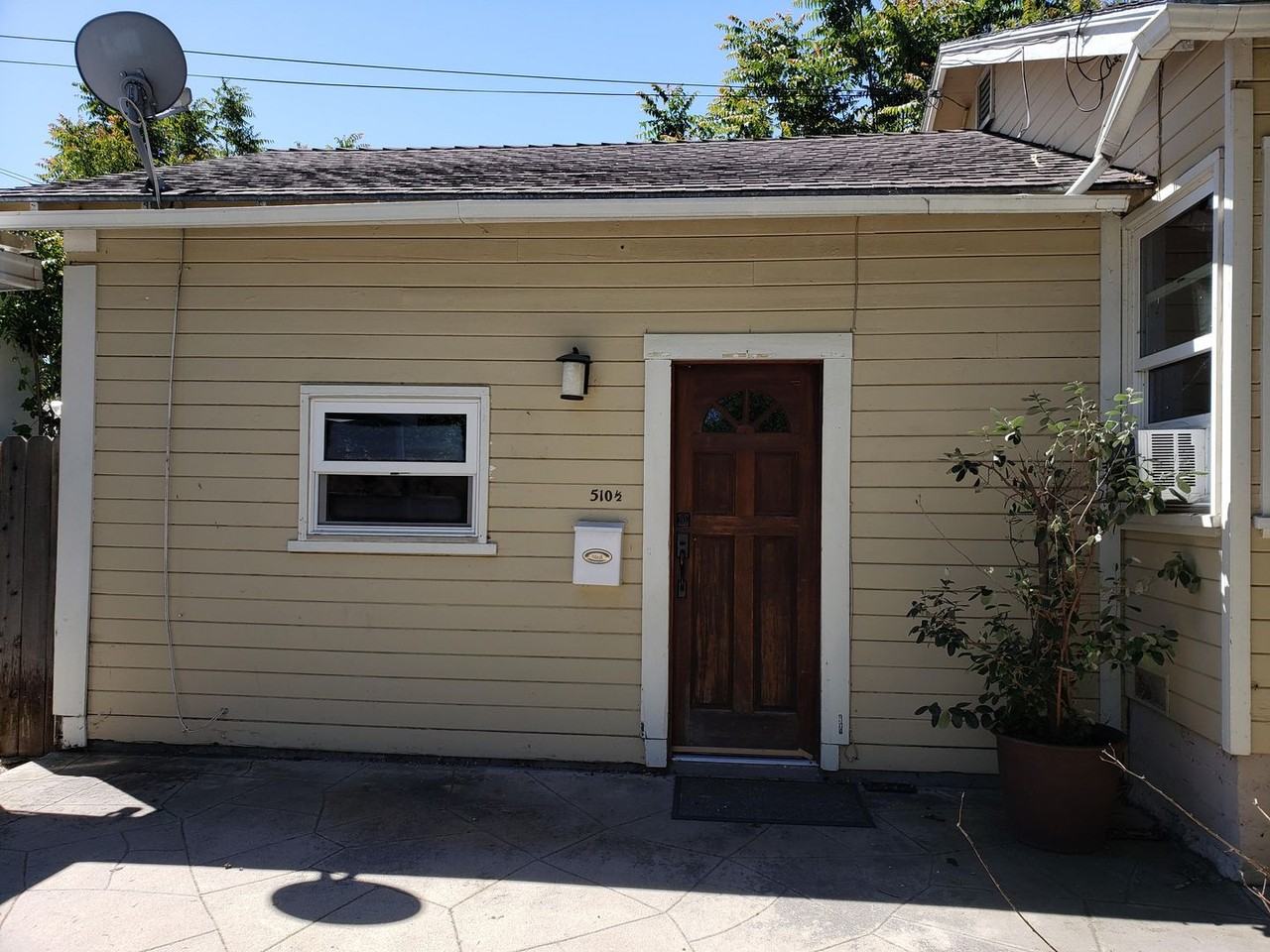 510 6th Street - Photo 3 of 11