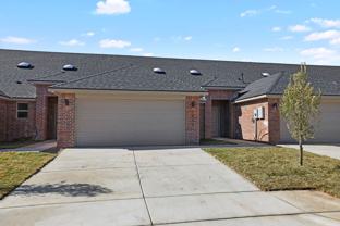 7622 Woodford Ave - Photo 1 of 1