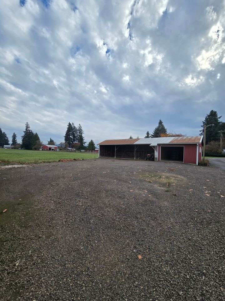 37367 Kgal Dr - Photo 2 of 40