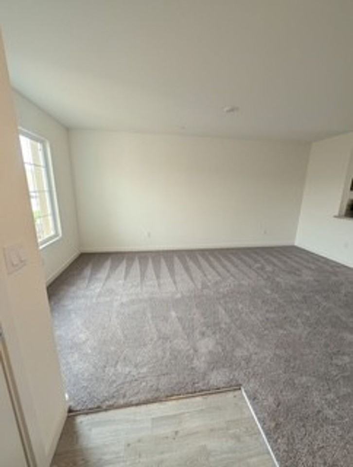 287 Dylan St - Photo 3 of 6