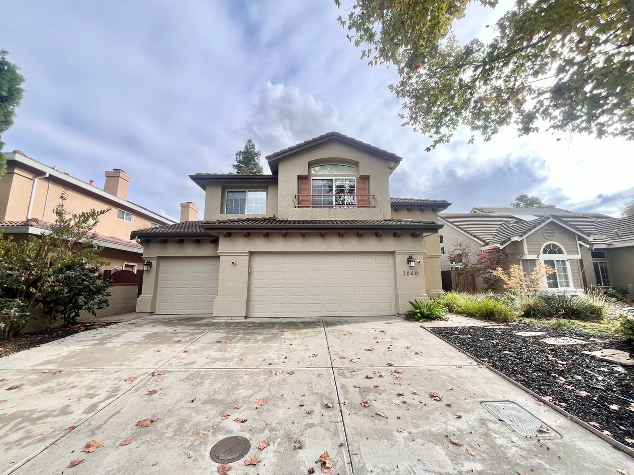 3040 Prado Lane - Photo 2 of 39