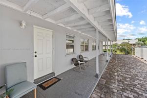 featured image of 1125 Northeast 5th Avenue #1