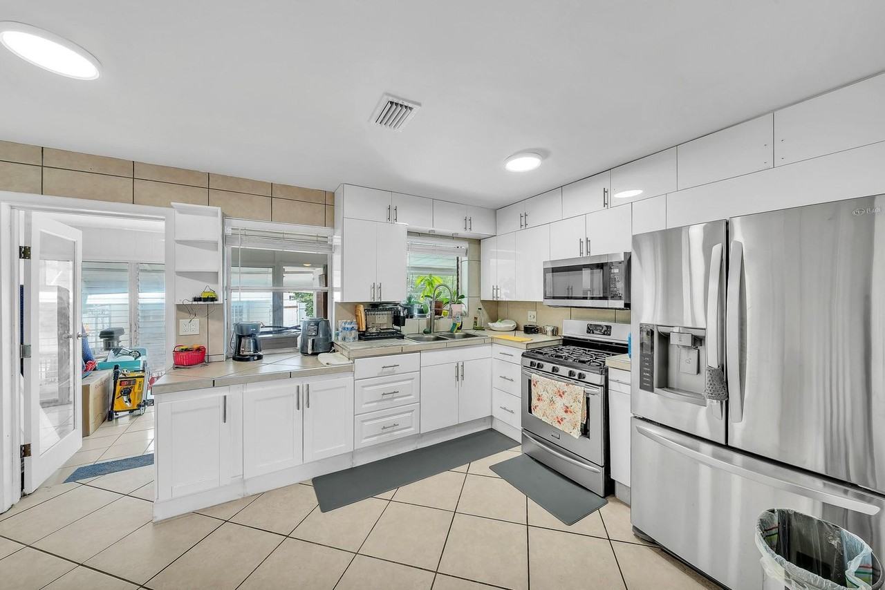 726 North a Street - Photo 2 of 20