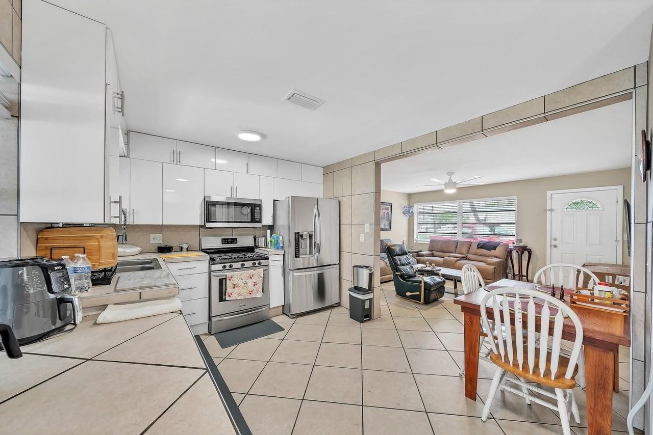 726 North a Street - Photo 5 of 20