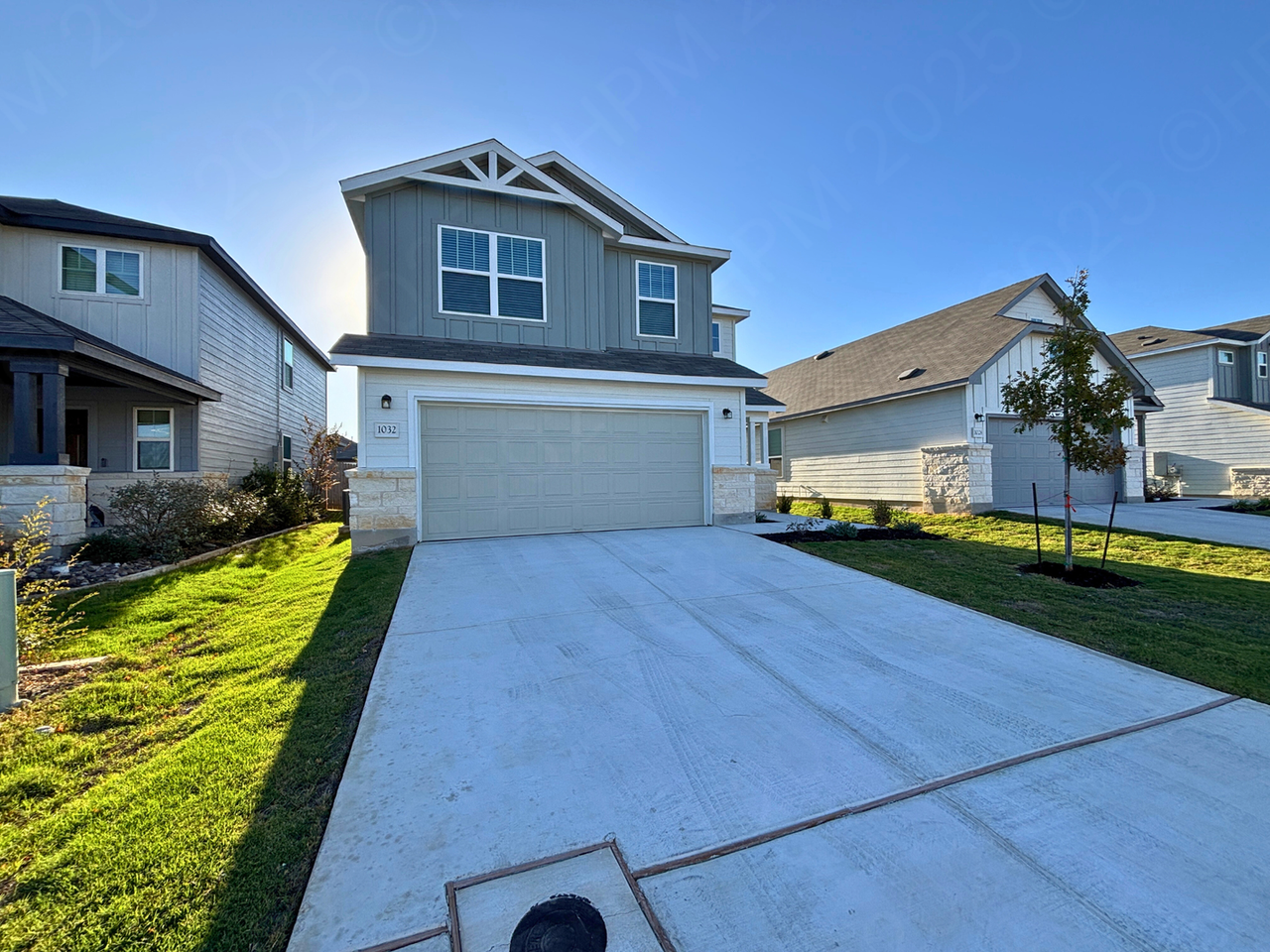 1032 Oriole Way - Photo 3 of 18