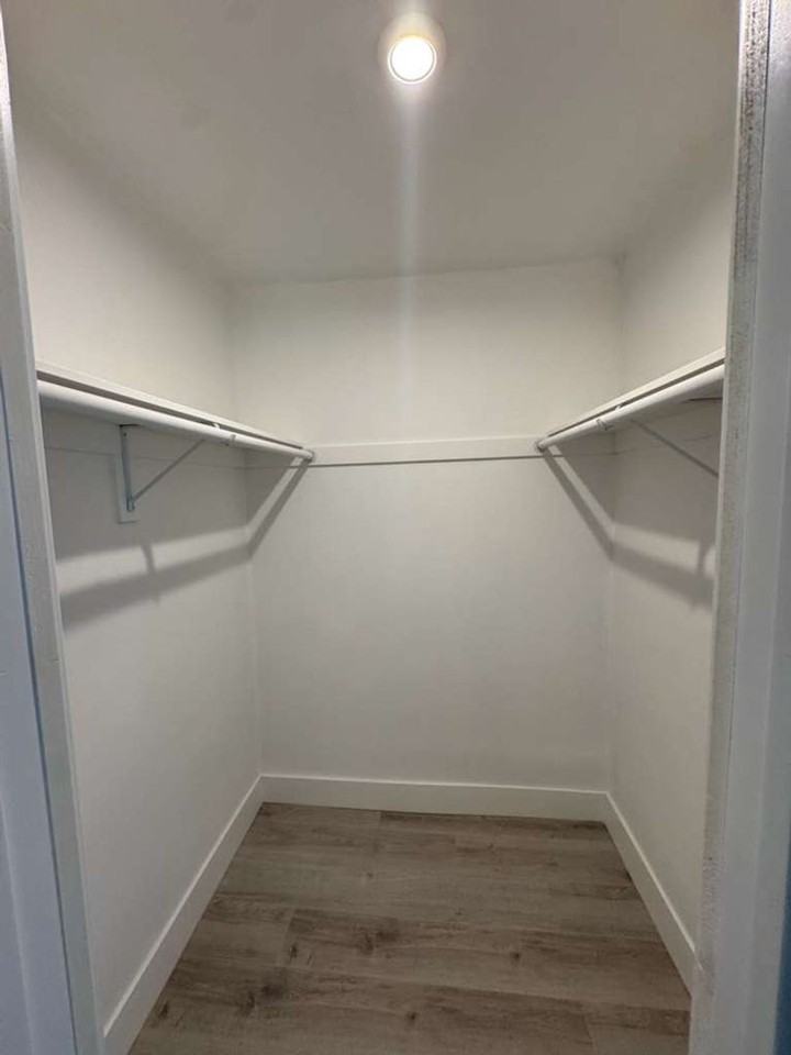 525 S Freeman St #B - Photo 3 of 7