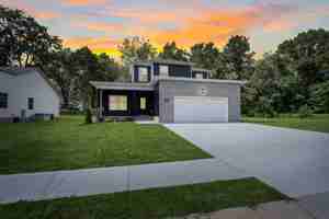 featured image of 3601 Westlake Dr