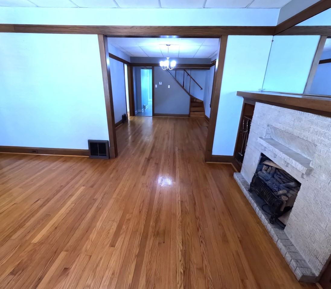 3117 North Mango Avenue - Photo 3 of 27