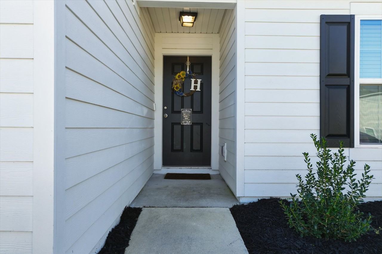 12581 Creekside Manor Drive - Photo 3 of 38