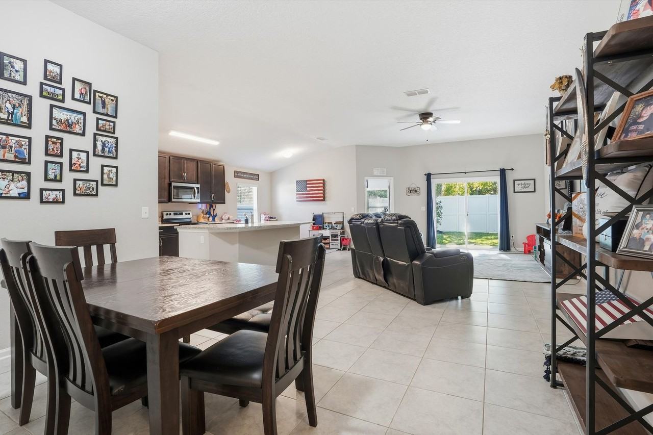 12581 Creekside Manor Drive - Photo 6 of 38