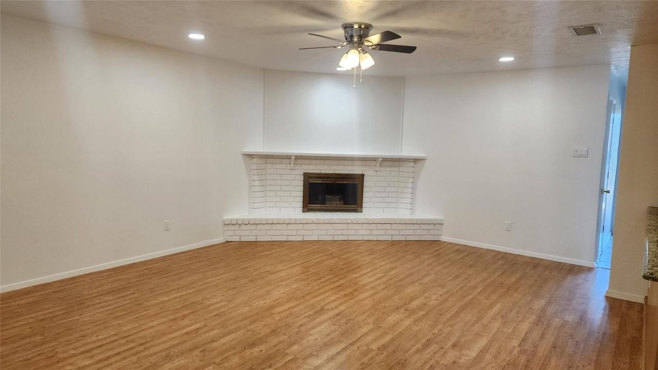 507 Hanover Drive - Photo 3 of 3