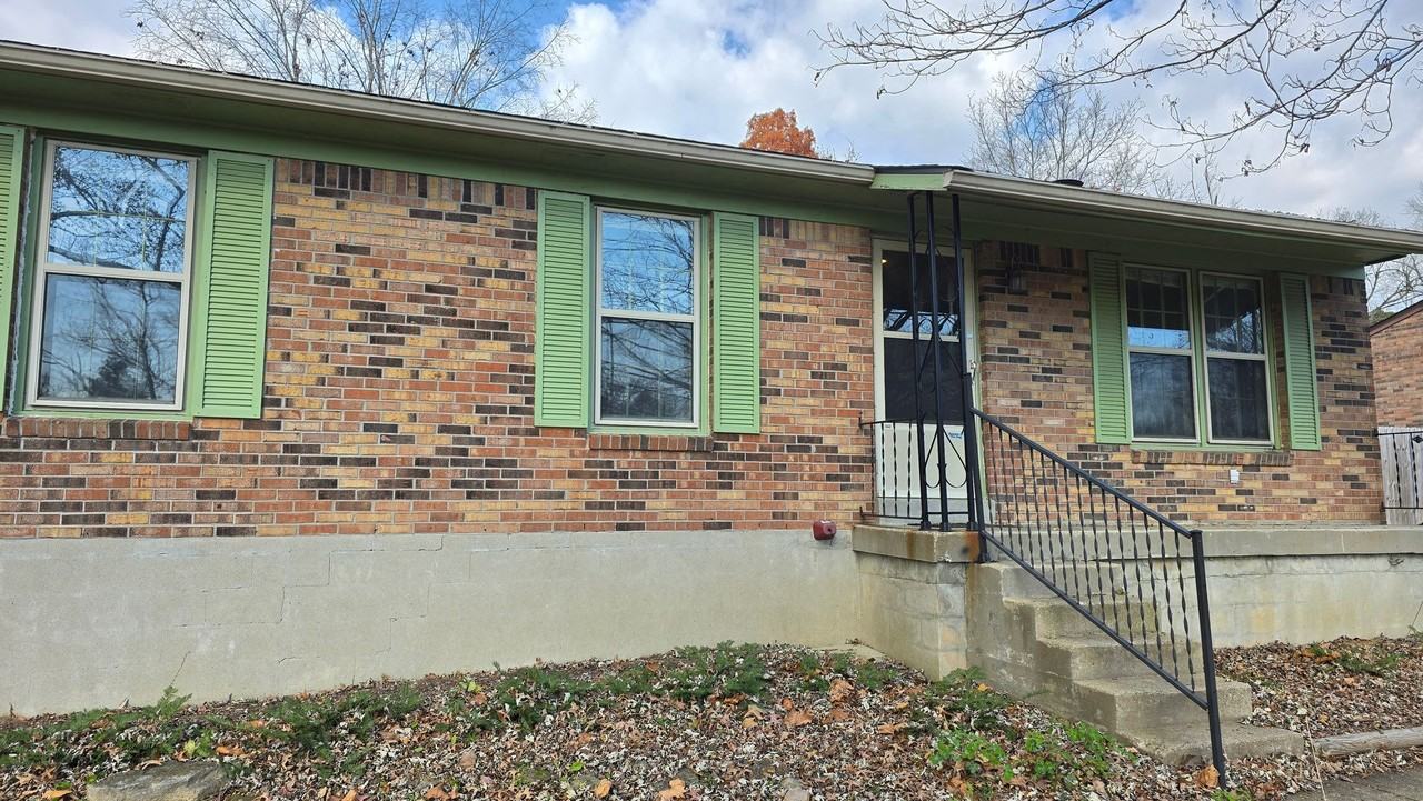 1013 E Mailback Way - Photo 2 of 10