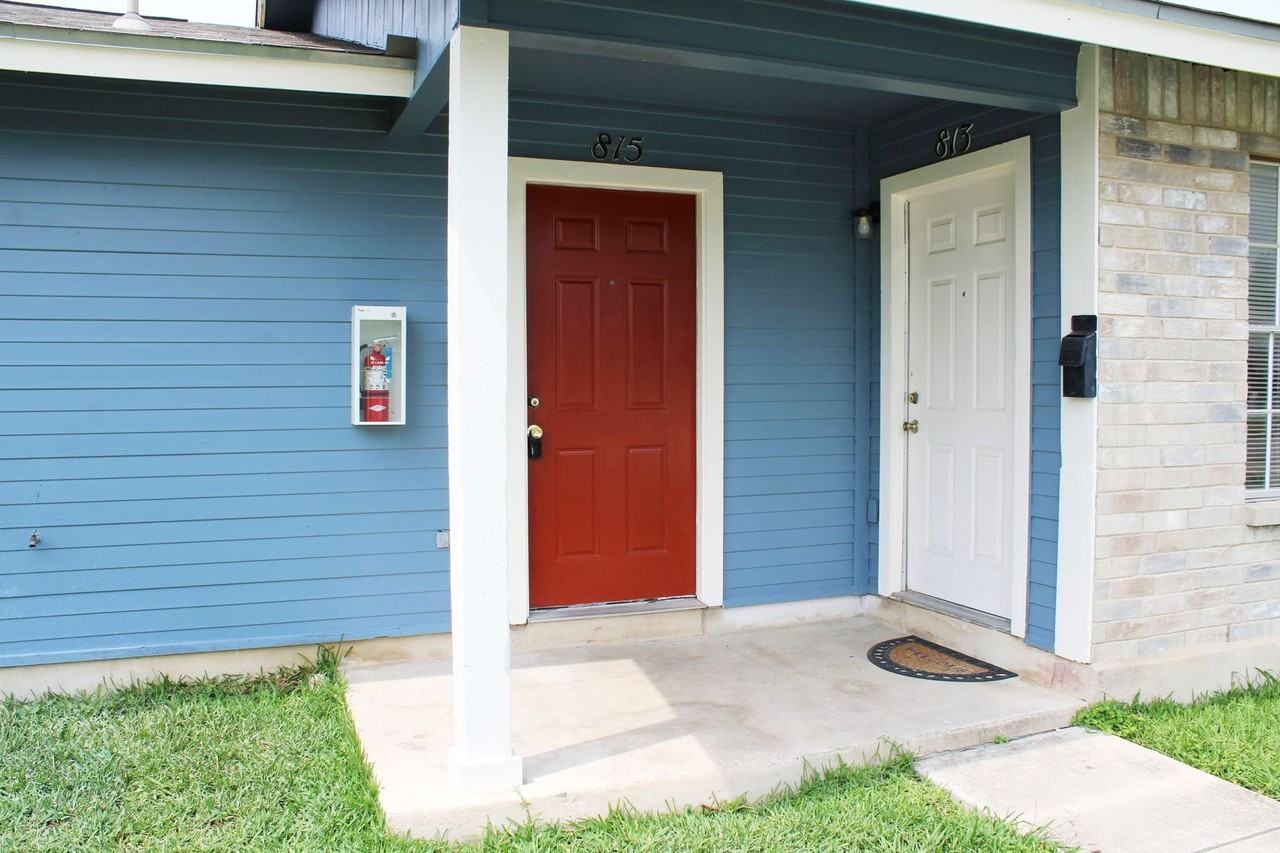 815 W Olmos Dr - Photo 3 of 18