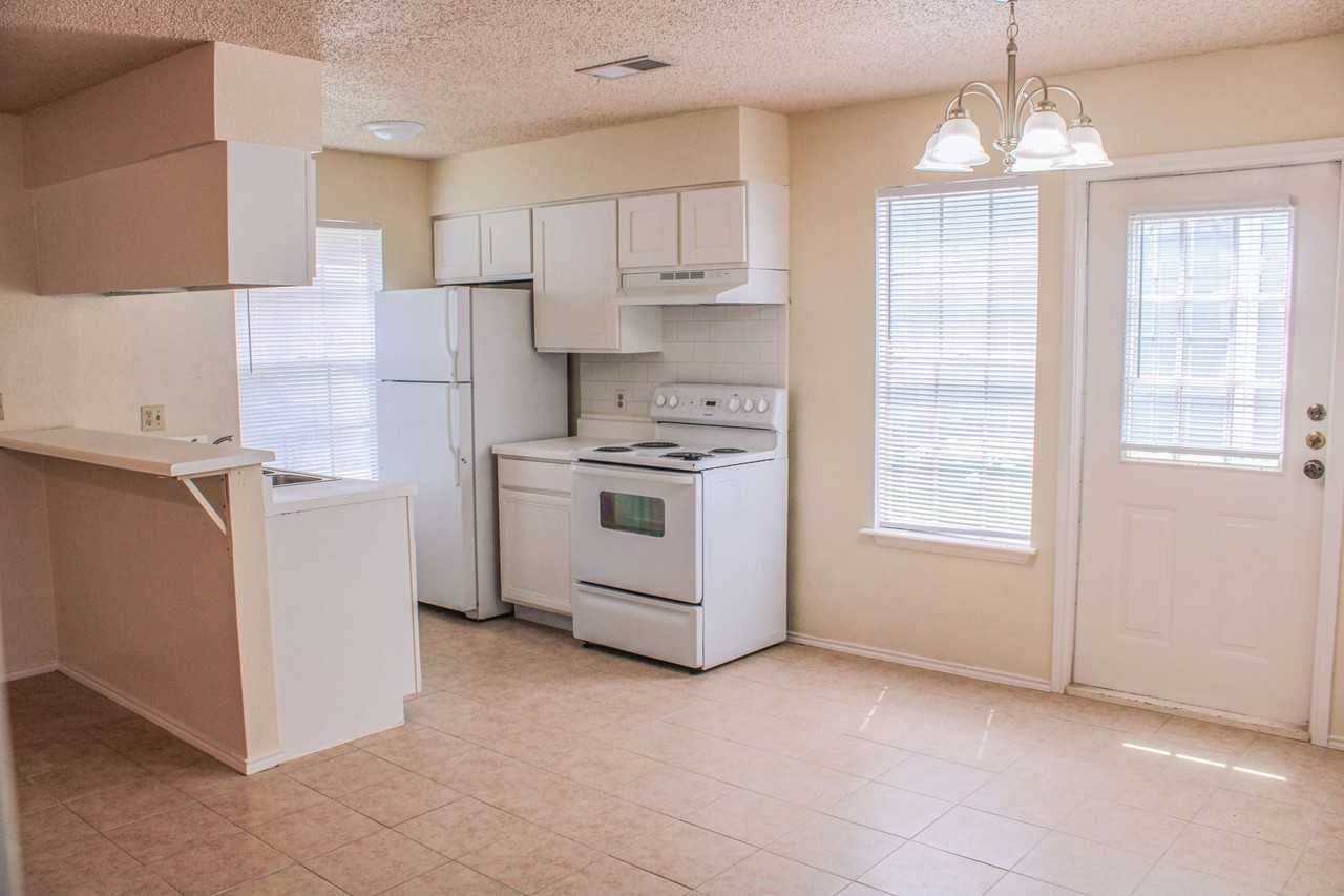 815 W Olmos Dr - Photo 6 of 18