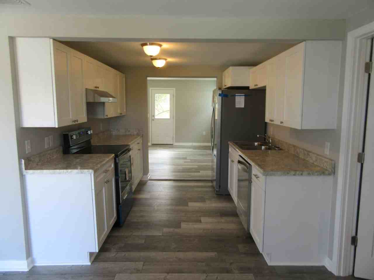 9823 Clarence Street - Photo 4 of 25