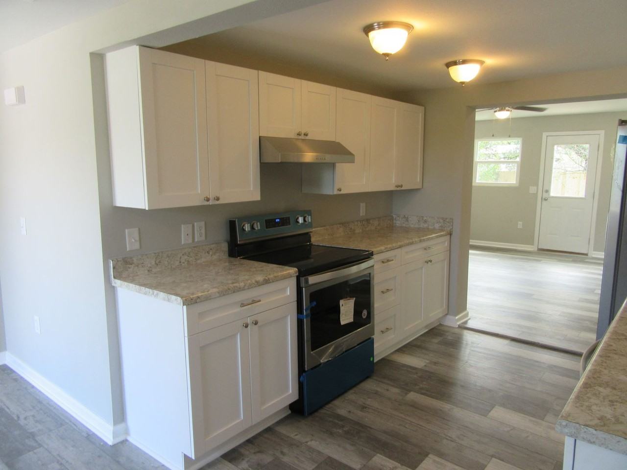 9823 Clarence Street - Photo 6 of 25