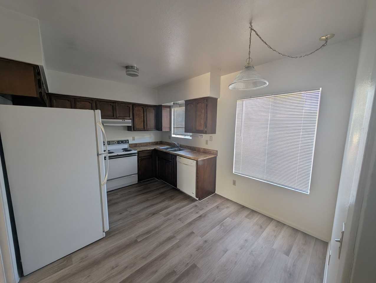 7610 E Helen St - Photo 4 of 23