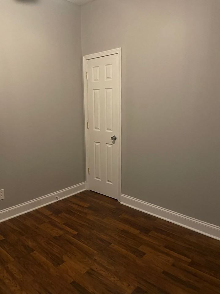907 Dock St - Photo 4 of 11