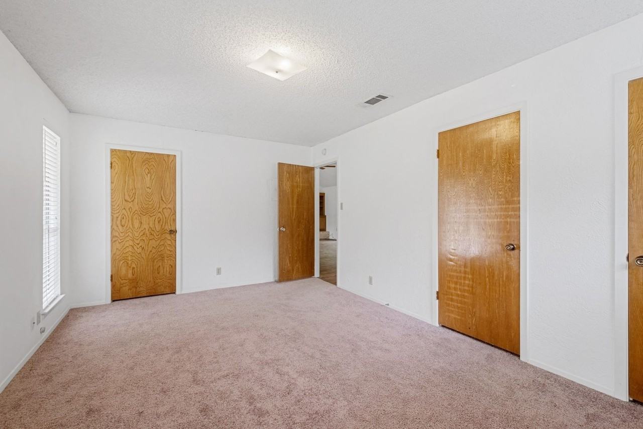 10604 School House Lane - Photo 2 of 31