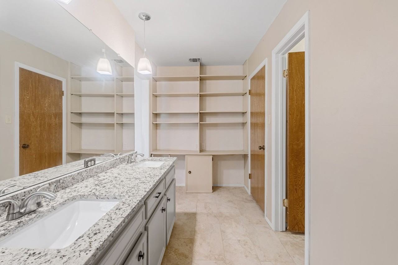 10604 School House Lane - Photo 3 of 31