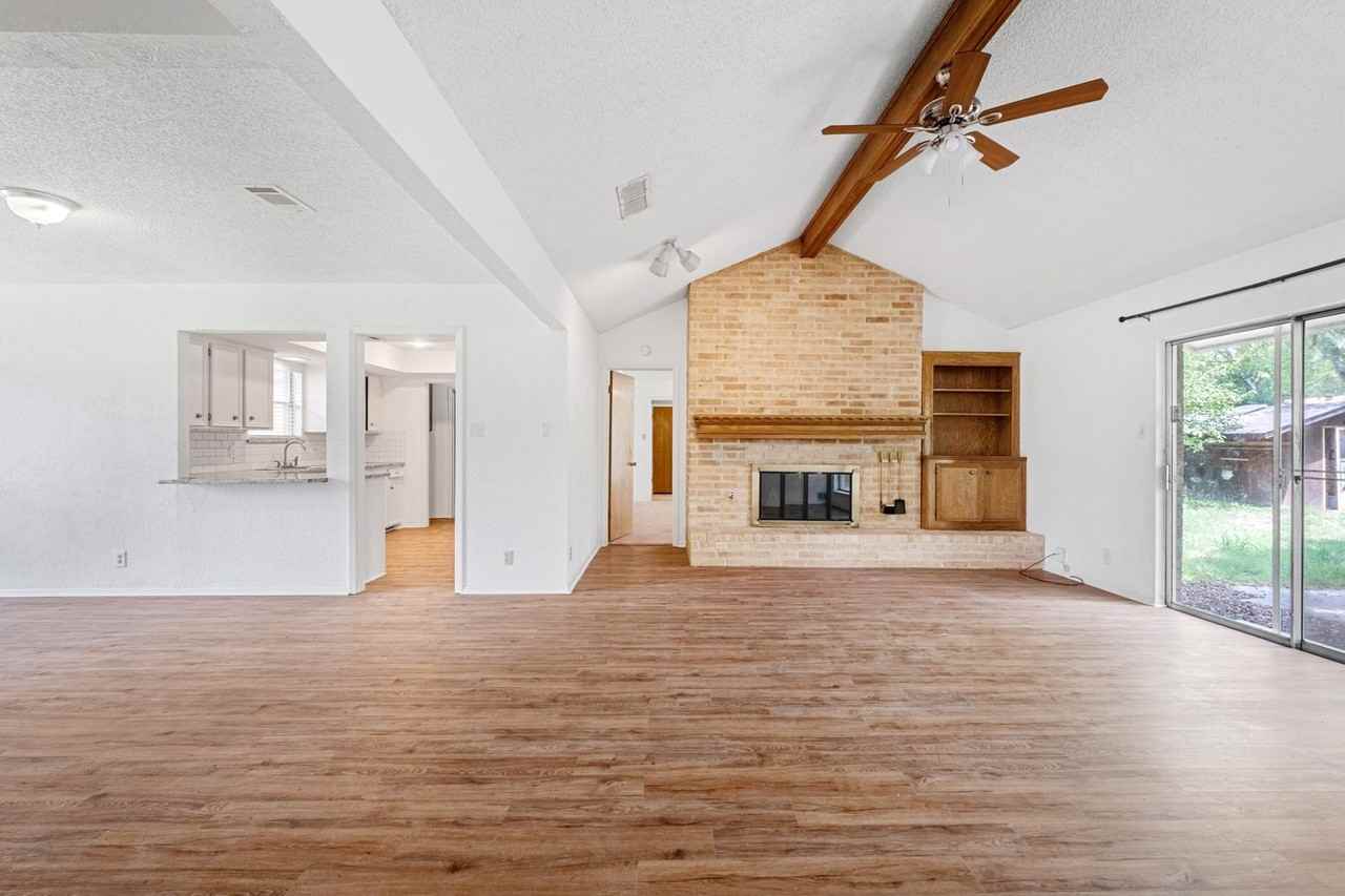 10604 School House Lane - Photo 4 of 31