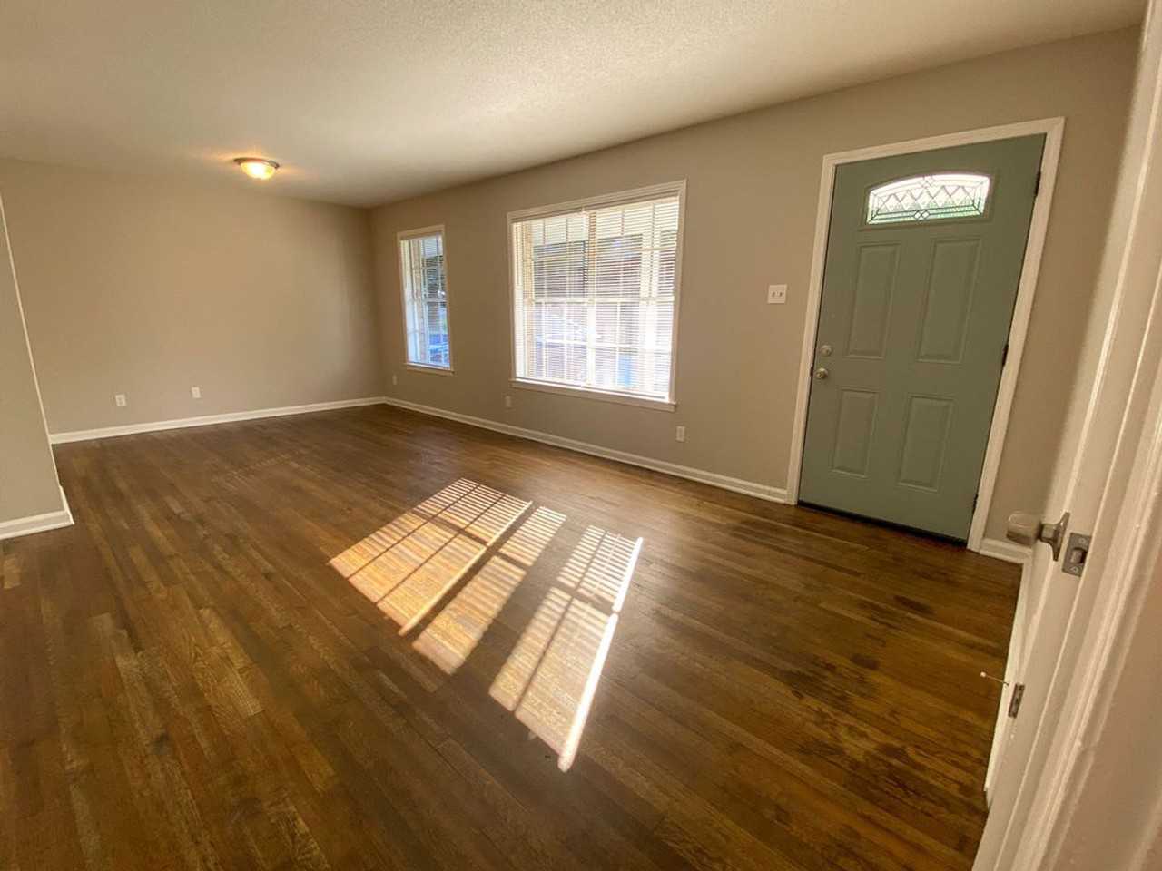 3702 Naylor Dr - Photo 2 of 21