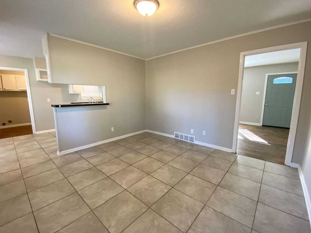 3702 Naylor Dr - Photo 5 of 21