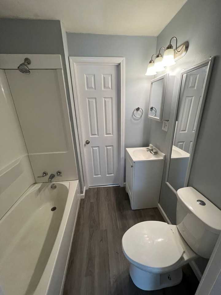 510 W 5th St - Photo 4 of 11