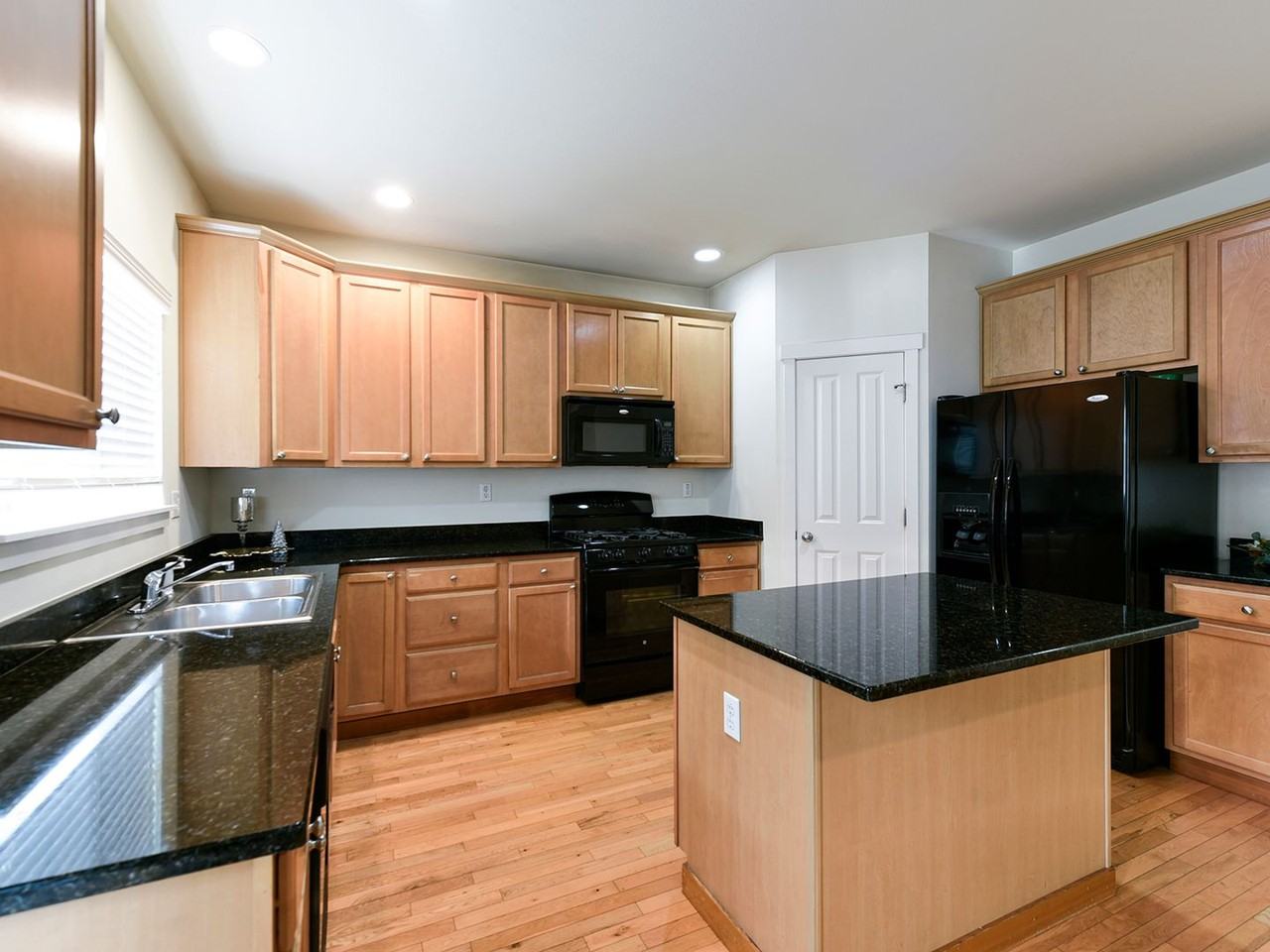 11921 Southeast 238th Place - Photo 4 of 23