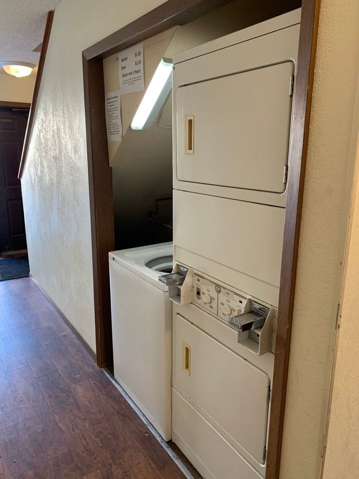 332 Terri Drive - Photo 3 of 5